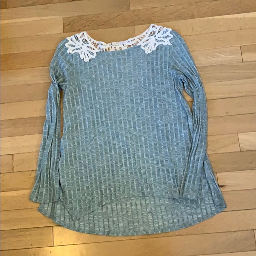 green long sleeve shirt